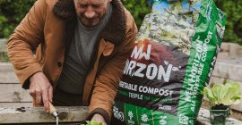 new horizon all veg compost in use