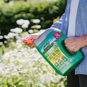 westland aftercut all in one lawn feed, weed and moss killer 80m spreader