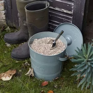 Peckish Storage Tin in use