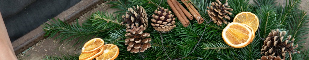 How to make a Christmas wreath