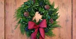 create festive wreath