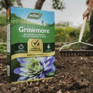 growmore 4kg lifestyle with rake