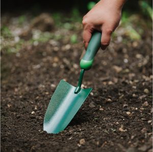 Gardener's Mate Hand Trowel in use