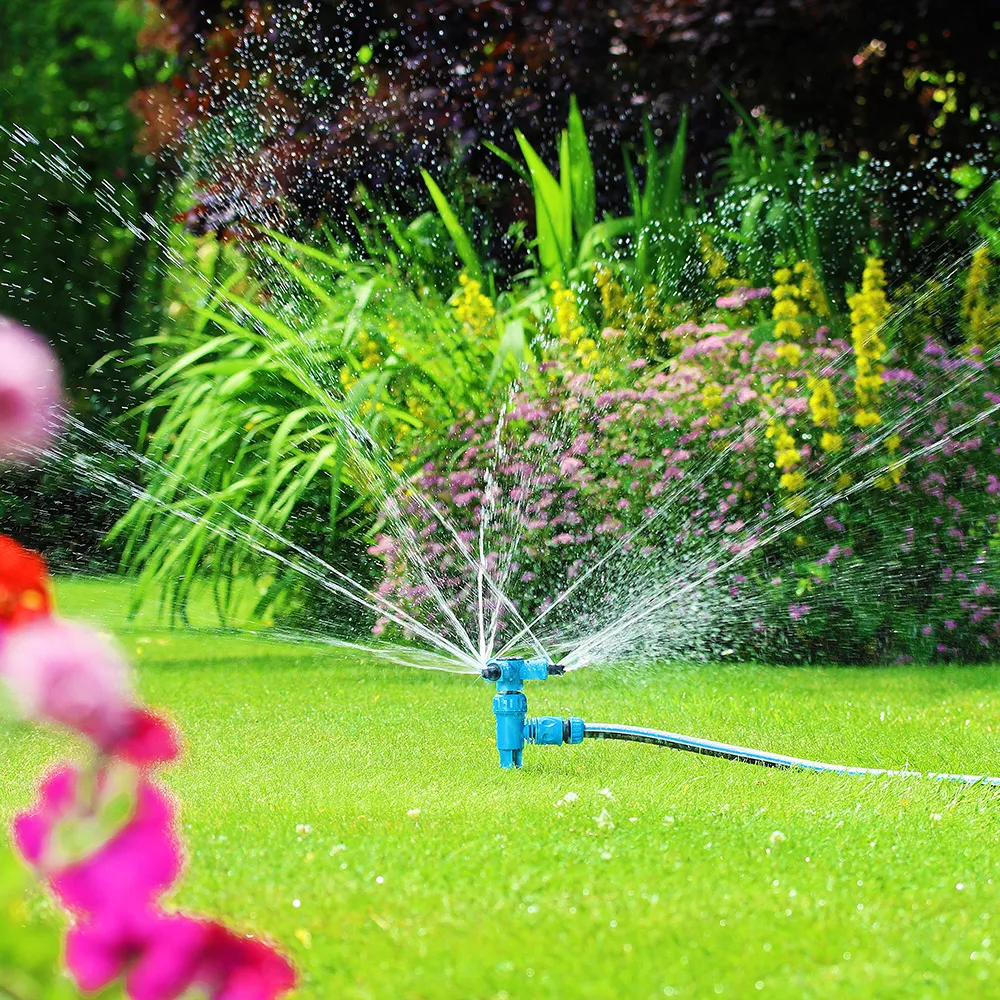 flopro rotating sprinkler watering lawn