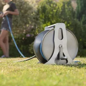 https://www.gardenhealth.com/wp-content/uploads/2020/09/0000_floproprofessionalhosereel_lifestyle2-300x300.webp