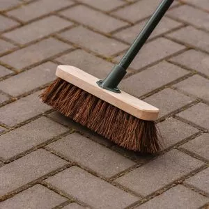 Gardman Stiff Bassine Broom