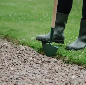 Gardener’s Mate Edging Iron in use