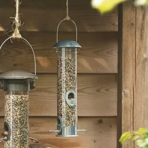 Gardman Heavy Duty Seed Feeder in situ