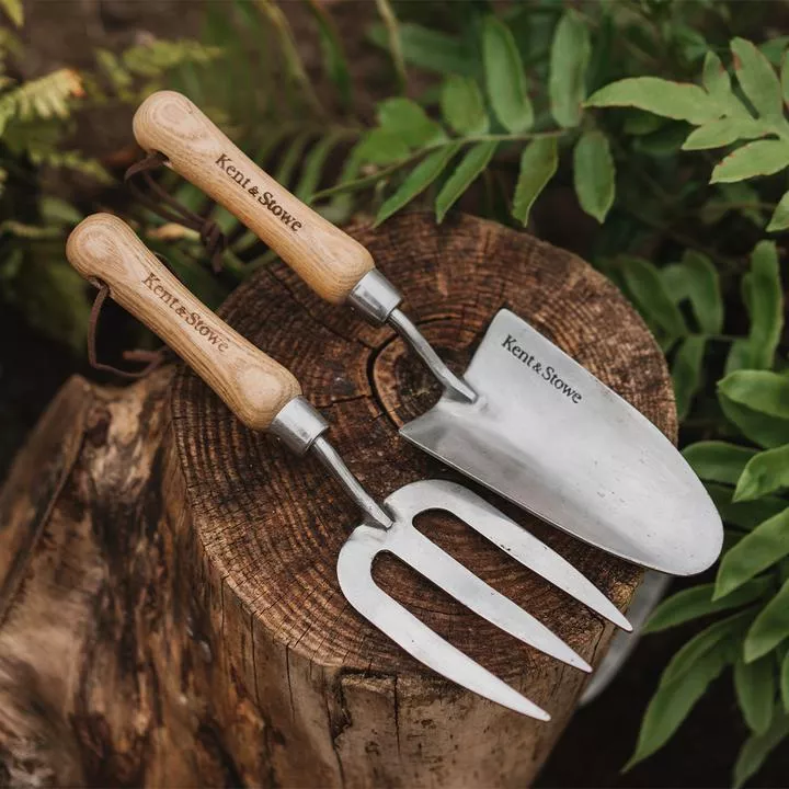 kent & stowe hand trowel and fork gardening gifts