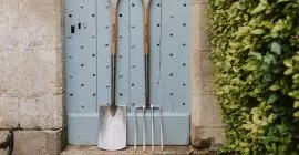  Kent & Stowe Stainless Steel Digging Spade,  Traditionally-Styled Garden Spade with Extended Shank and Large Tred, All  Year Round Garden Tools Made from Stainless Steel and Ash Wood : Patio, Lawn