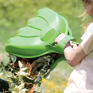 jumbo leaf and grass scoop