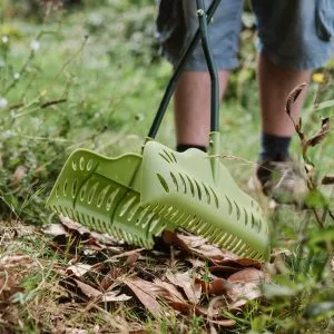 long handled leaf grabber