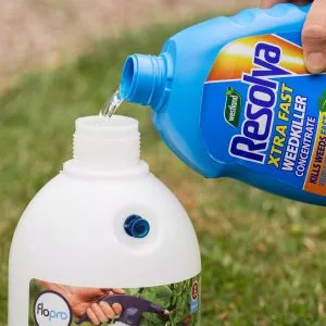 Resolva-Xtra-Fast-Concentrate in sprayer