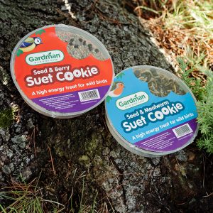 gardman berry and seed and mealworm suet cookie front of pack