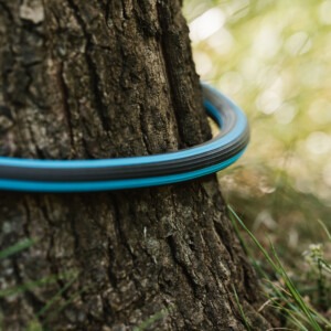 Flopro Cobra Expanding Hose Set around tree