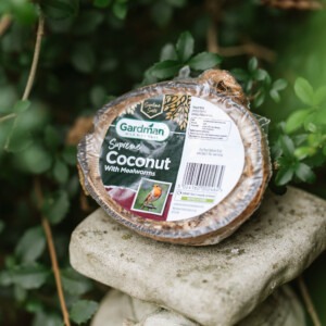 Gardman Supreme Coconut Feeder with mealworms